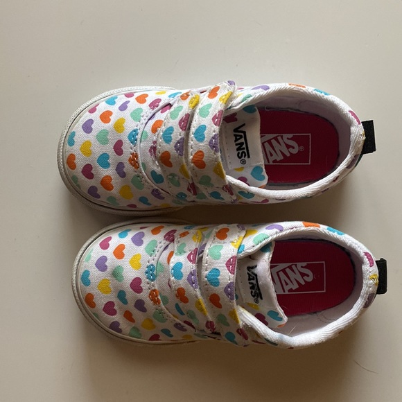 Toddler Heart Vans - Picture 2 of 4